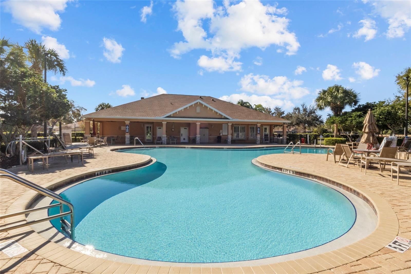 PALMA SOLA TRACE - Residential