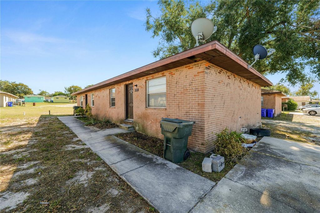 Photo of 1039 N Brunnell Parkway #1041, Lakeland, FL 33805 (MLS # L4958687)