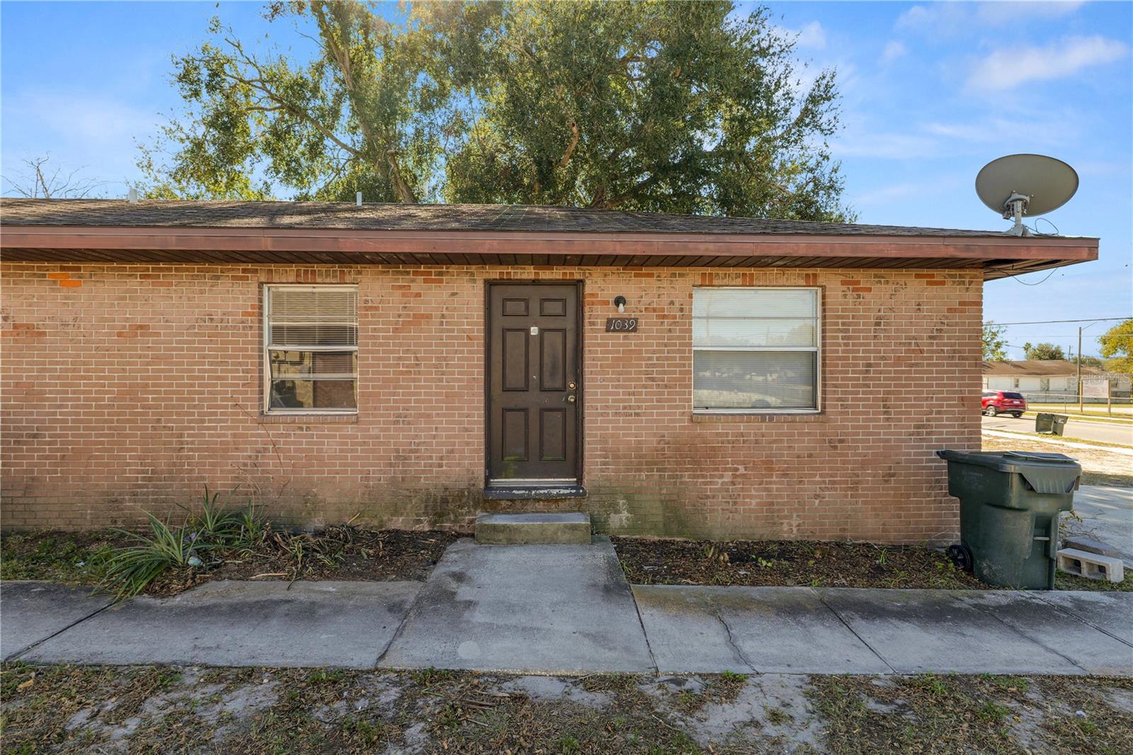 1039 N BRUNNELL PARKWAY 1041