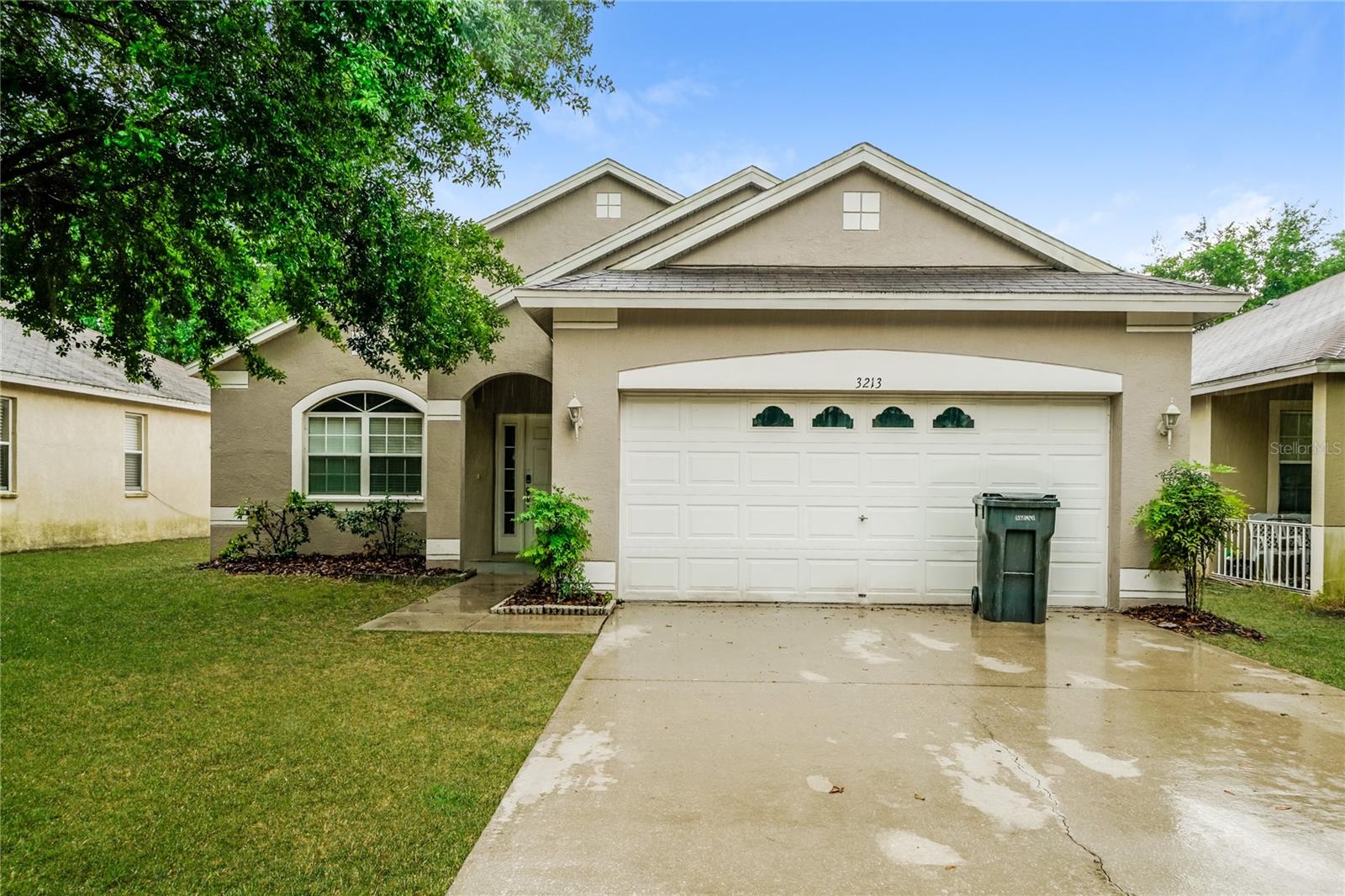 Discover elevated living in this beautifully updated 3-bedroom, 2-bathroom single-family home located in the serene and sought-after Chimney Lakes Community. Freshly painted from top to bottom, this home offers a blend of modern elegance and everyday comfort.
Step into a bright and airy open-concept layout that welcomes natural sunlight throughout the spacious living and dining areas. The heart of the home is the gourmet kitchen, featuring stainless steel appliances, stunning granite countertops, and ample cabinet space - perfect for cooking, entertaining, and creating memories.
Retreat to the luxurious master bedroom complete with a large walk-in closet and a spa-like ensuite bathroom with double vanities and a soaking tub - ideal for unwinding after a long day.
Enjoy outdoor living at its finest with a private patio and a generously sized backyard, perfect for barbecues, pets, or simply relaxing in your own tranquil oasis. The attached garage provides convenient parking and extra storage space.
As part of the Chimney Lakes Community, residents enjoy access to resort-style amenities including a community pool and tennis courts, all within minutes of nearby restaurants, shopping, parks, and major highways.