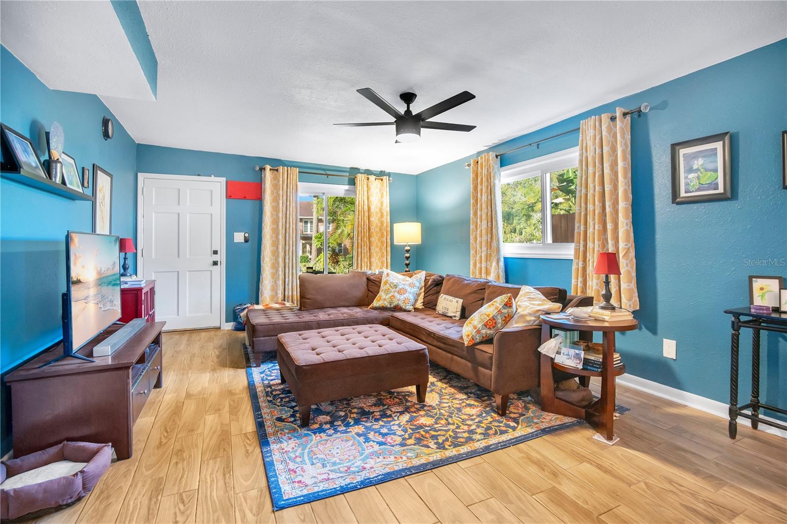 2529 EL PORTAL AVENUE