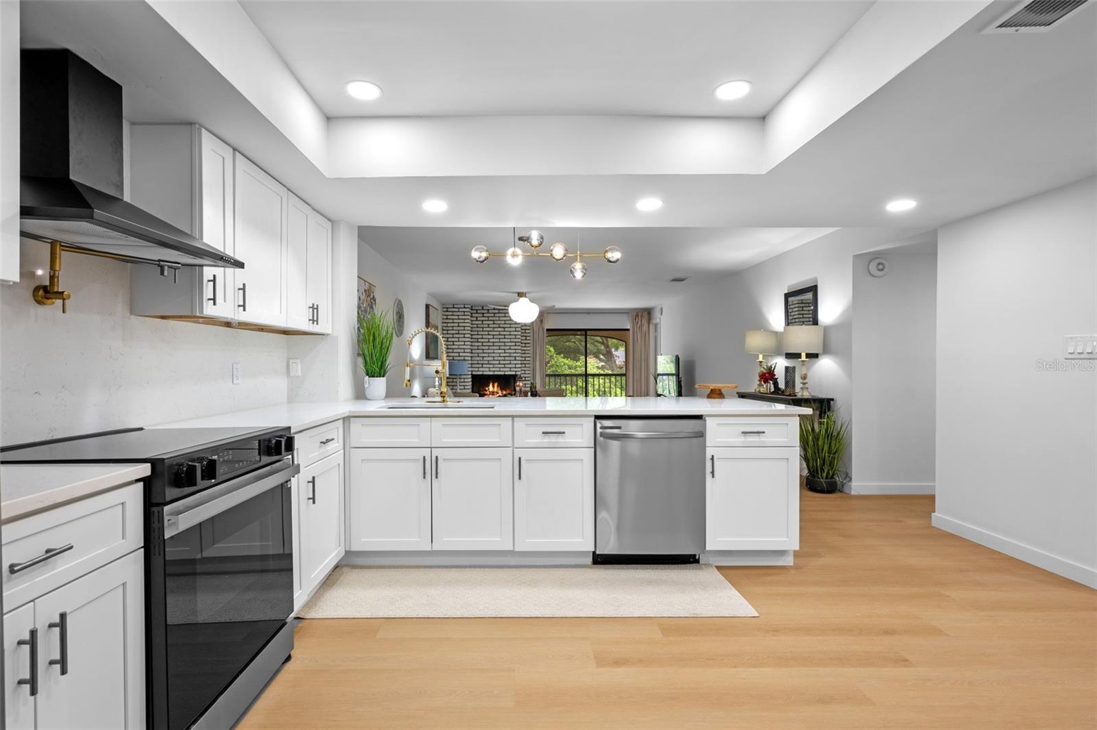 KENSINGTON PARK CONDO - Residential