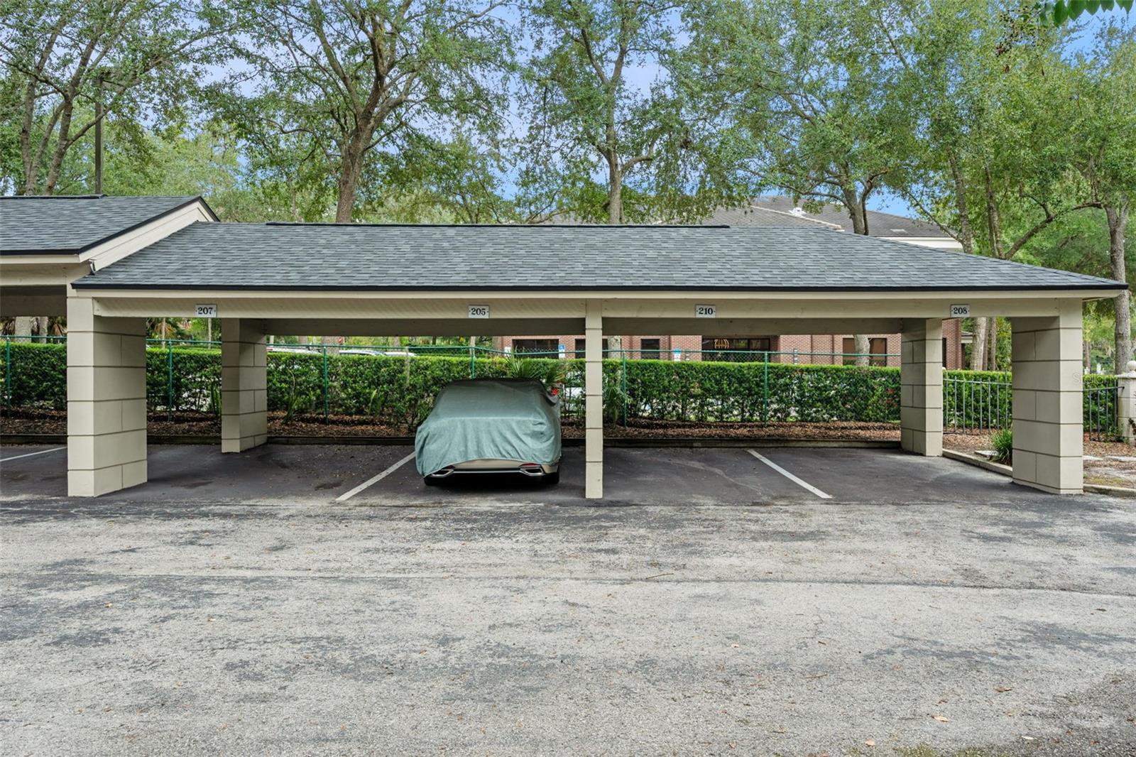 KENSINGTON PARK CONDO - Residential