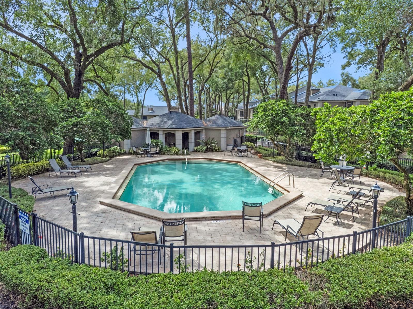 KENSINGTON PARK CONDO - Residential