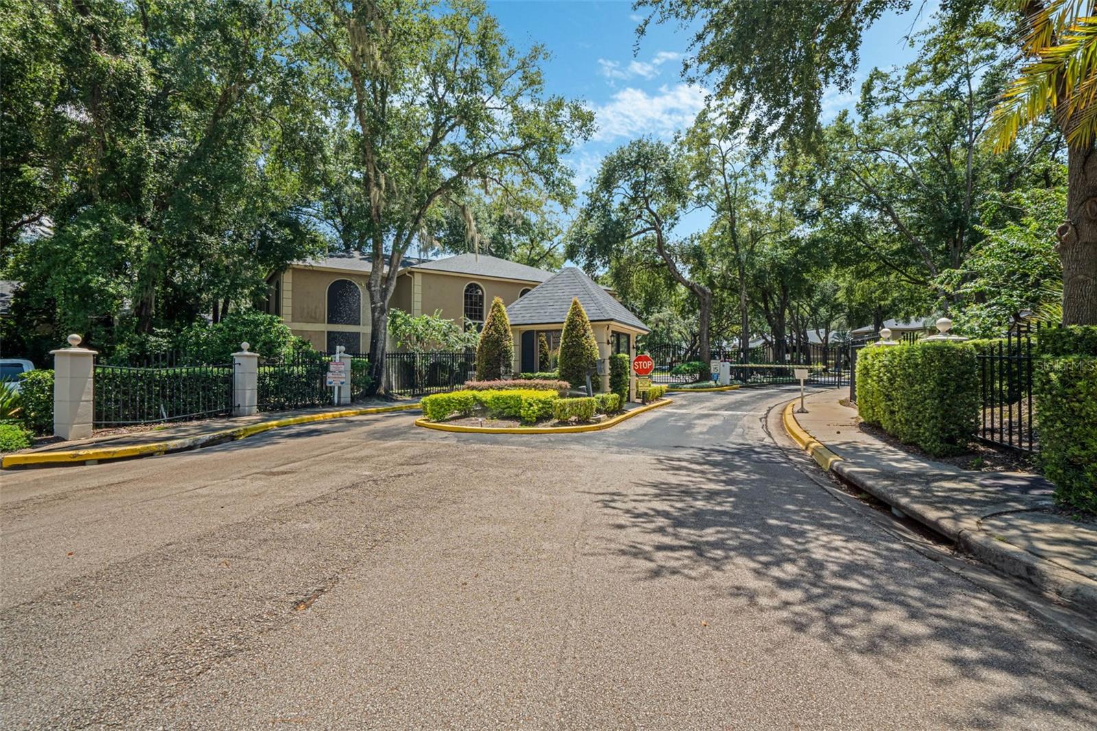 KENSINGTON PARK CONDO - Residential