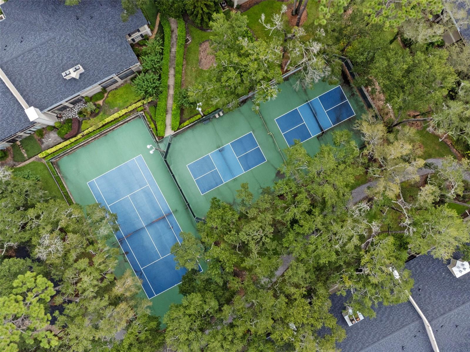 KENSINGTON PARK CONDO - Residential