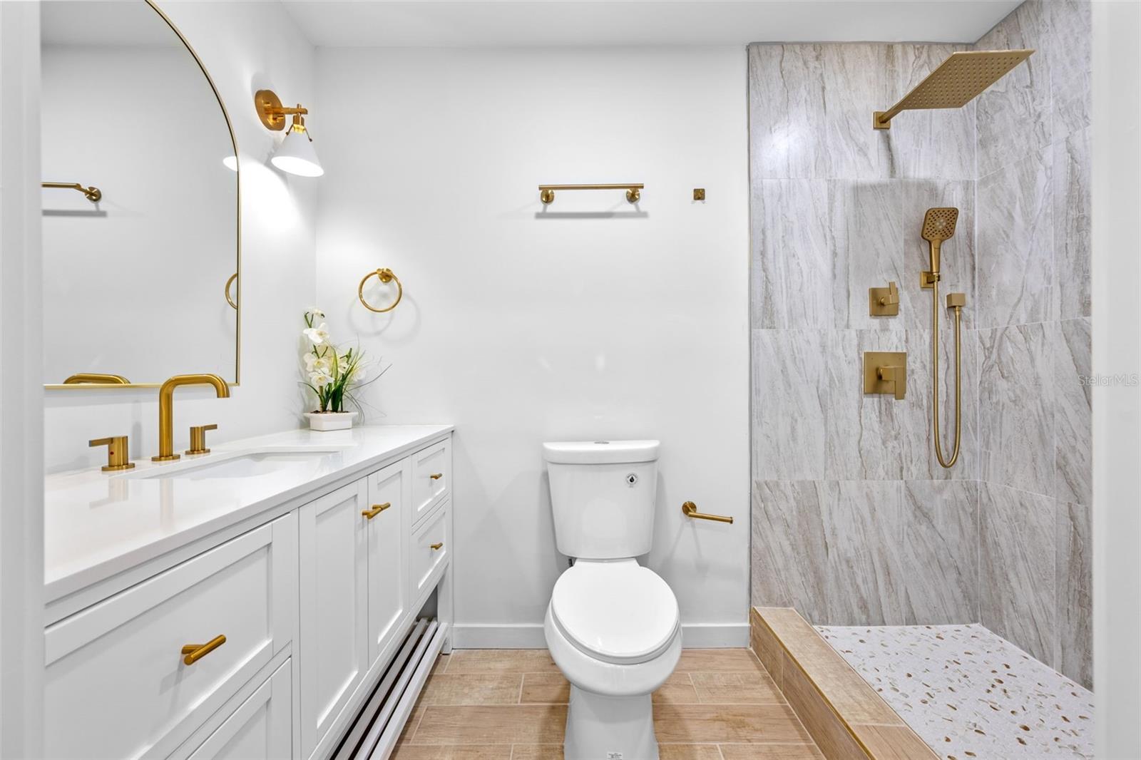 KENSINGTON PARK CONDO - Residential