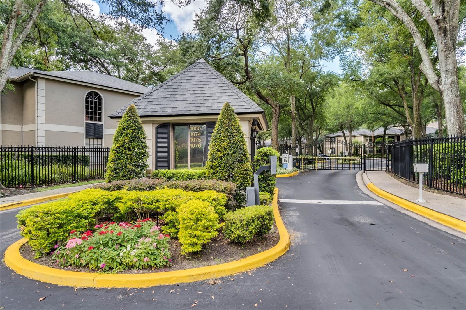 KENSINGTON PARK CONDO - Residential