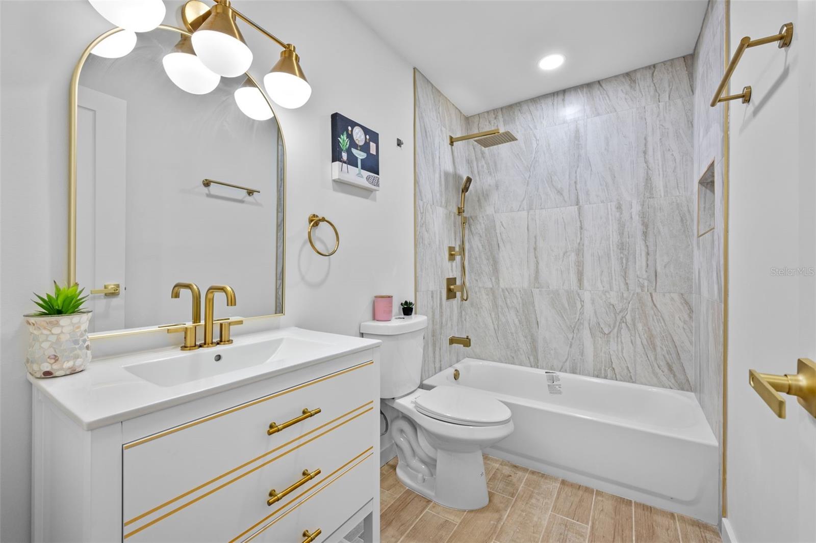 KENSINGTON PARK CONDO - Residential