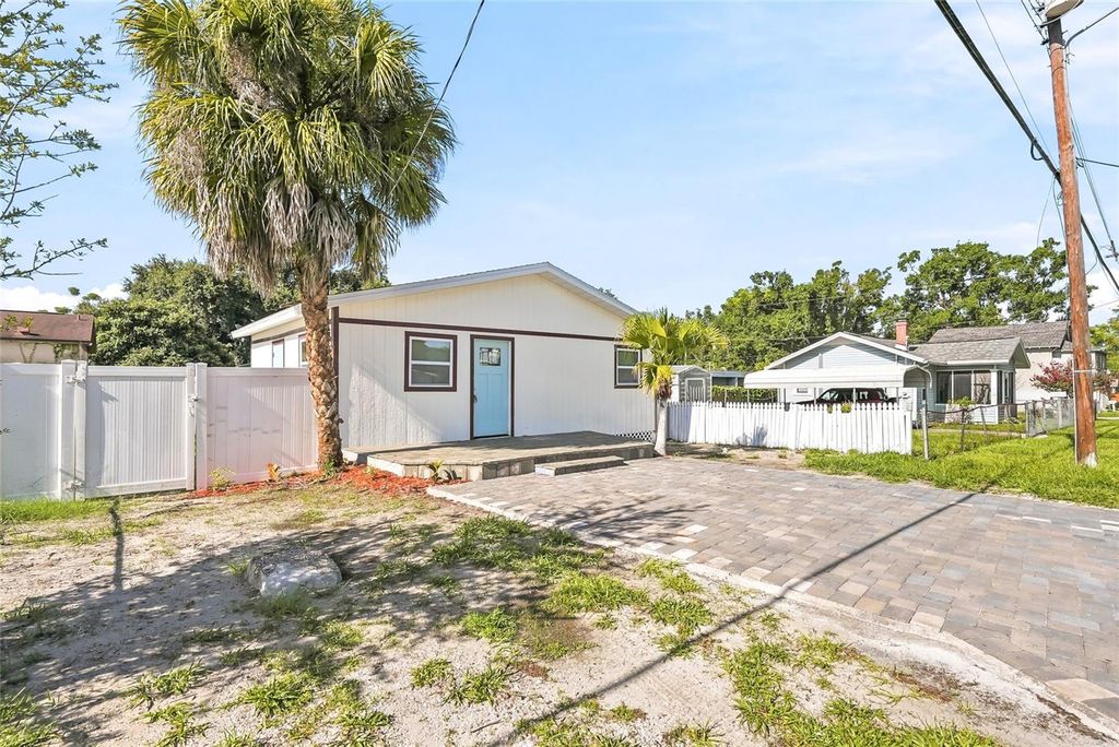 Photo of 1313 E Sitka Street, Tampa, FL 33604 (MLS # TB8528925)
