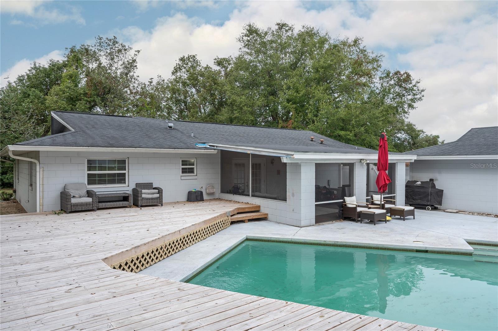 MOCKINGBIRD HILL - Residential