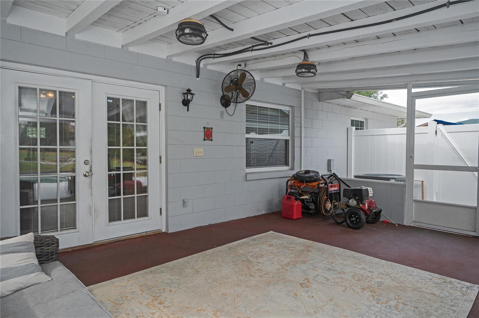 MOCKINGBIRD HILL - Residential