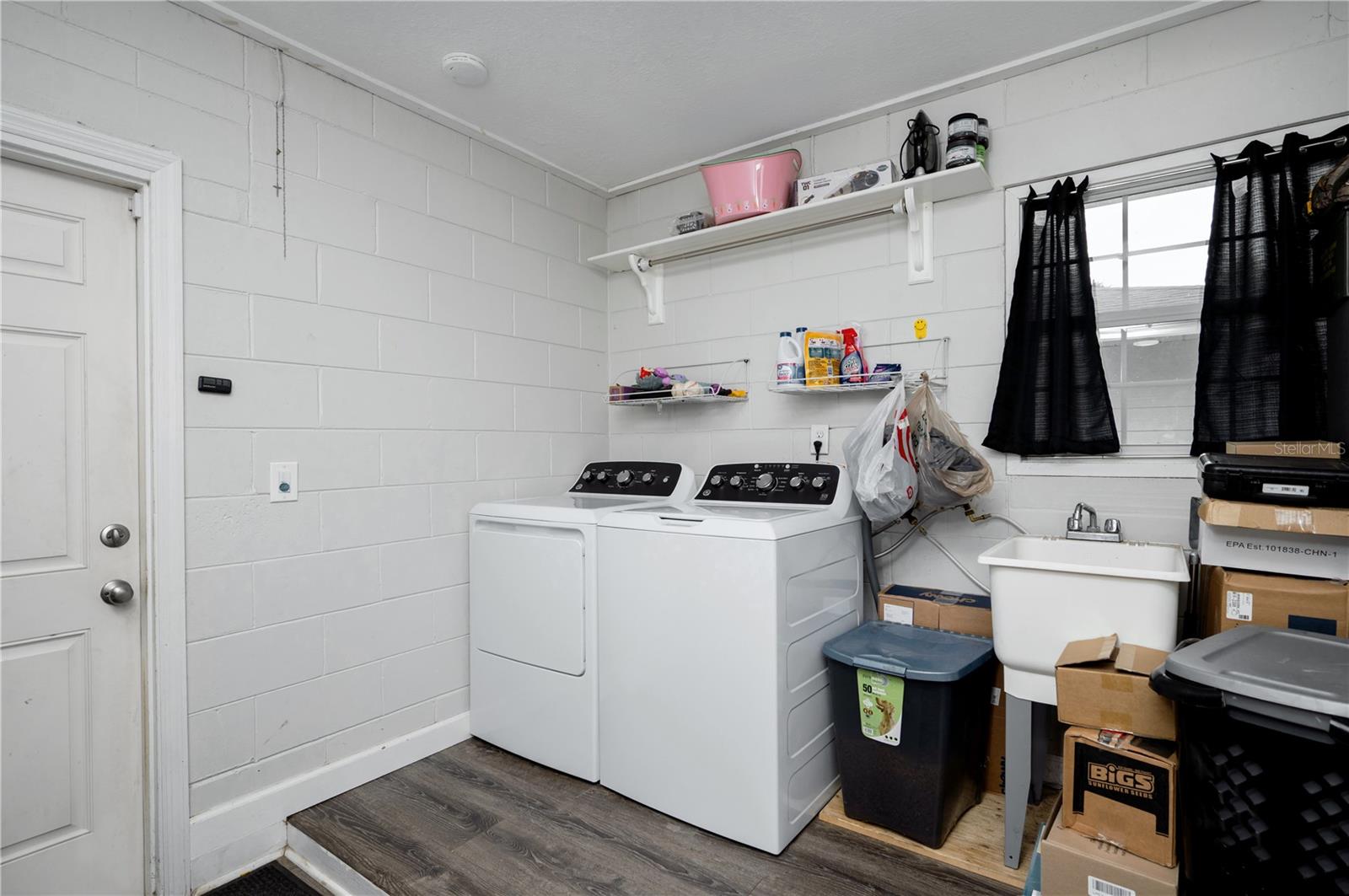 MOCKINGBIRD HILL - Residential