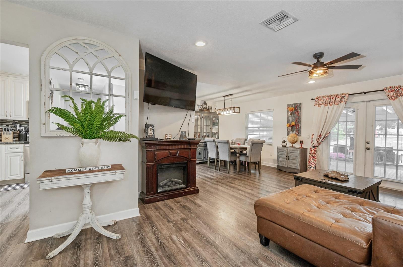 MOCKINGBIRD HILL - Residential