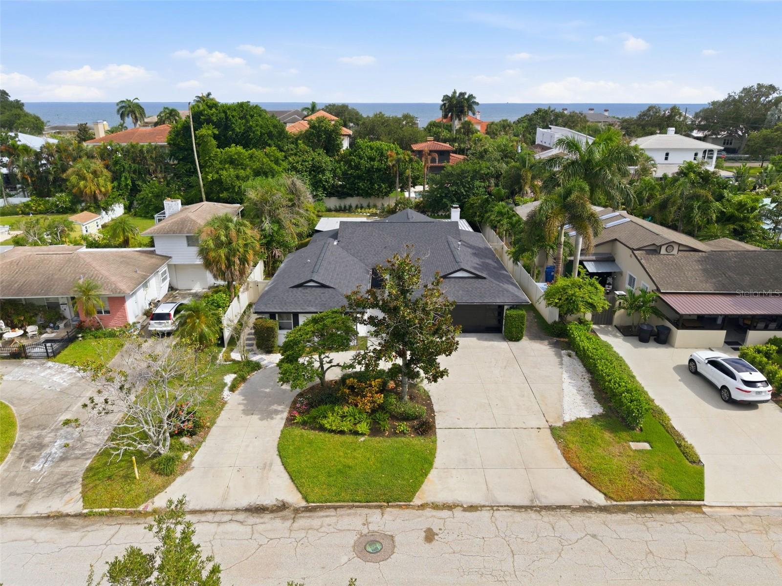 219 MIRAMAR BOULEVARD NE