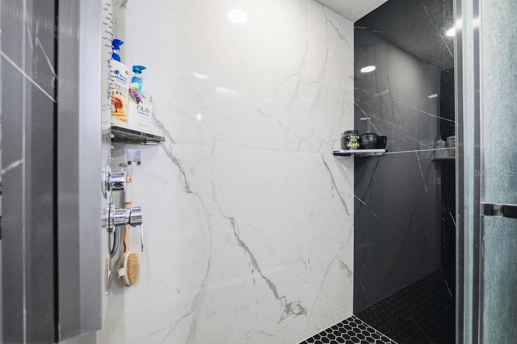 ADAMO ACRES SUB UN 1 - Residential