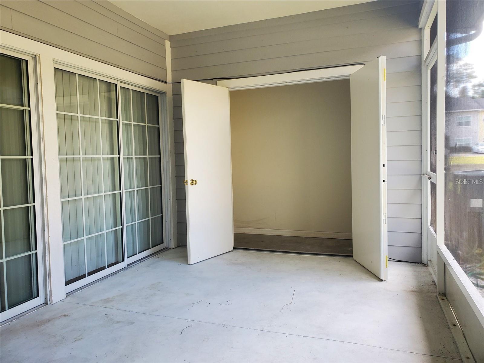 EAGLE TRACE TWNHMS A&B - Residential