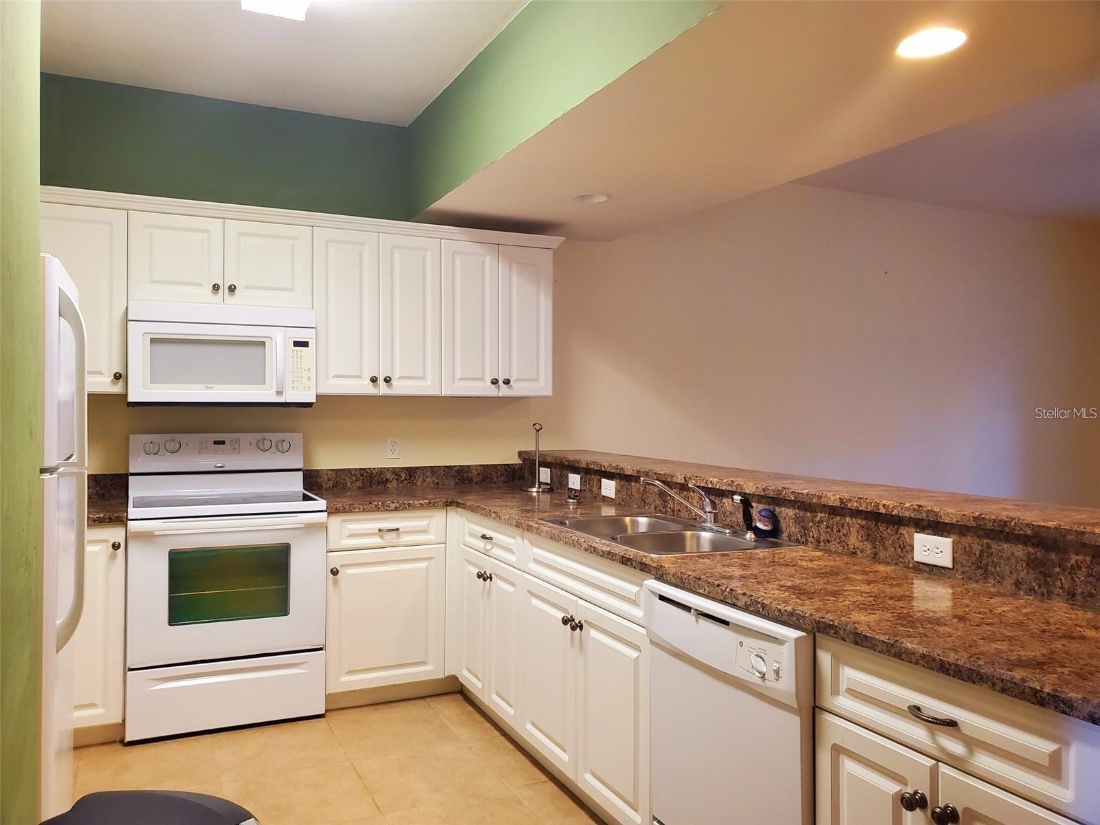 EAGLE TRACE TWNHMS A&B - Residential