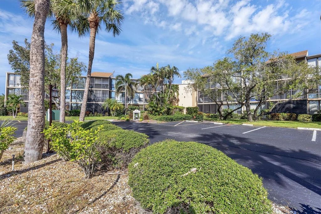 Photo of 612 Bird Bay Drive S #118, Venice, FL 34285 (MLS # N6140519)