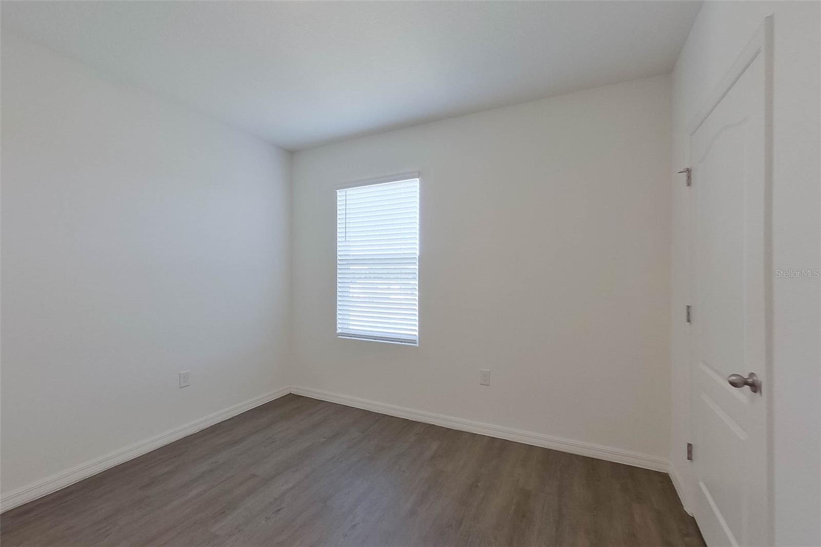 LAKE GRIFFIN RESERVE - Residential Lease