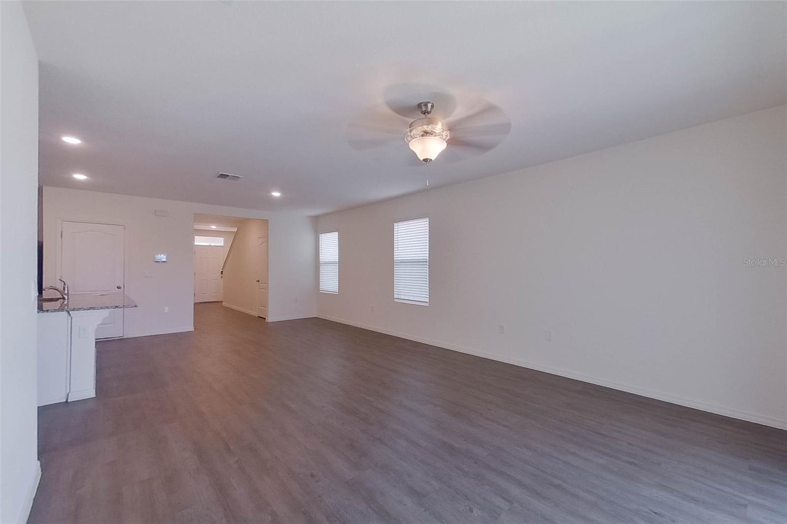 LAKE GRIFFIN RESERVE - Residential Lease