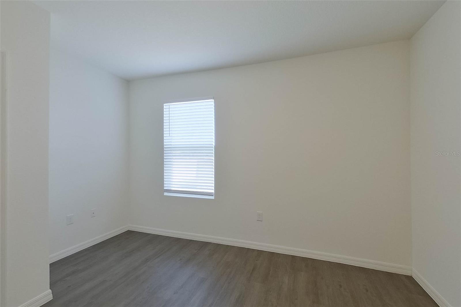 LAKE GRIFFIN RESERVE - Residential Lease