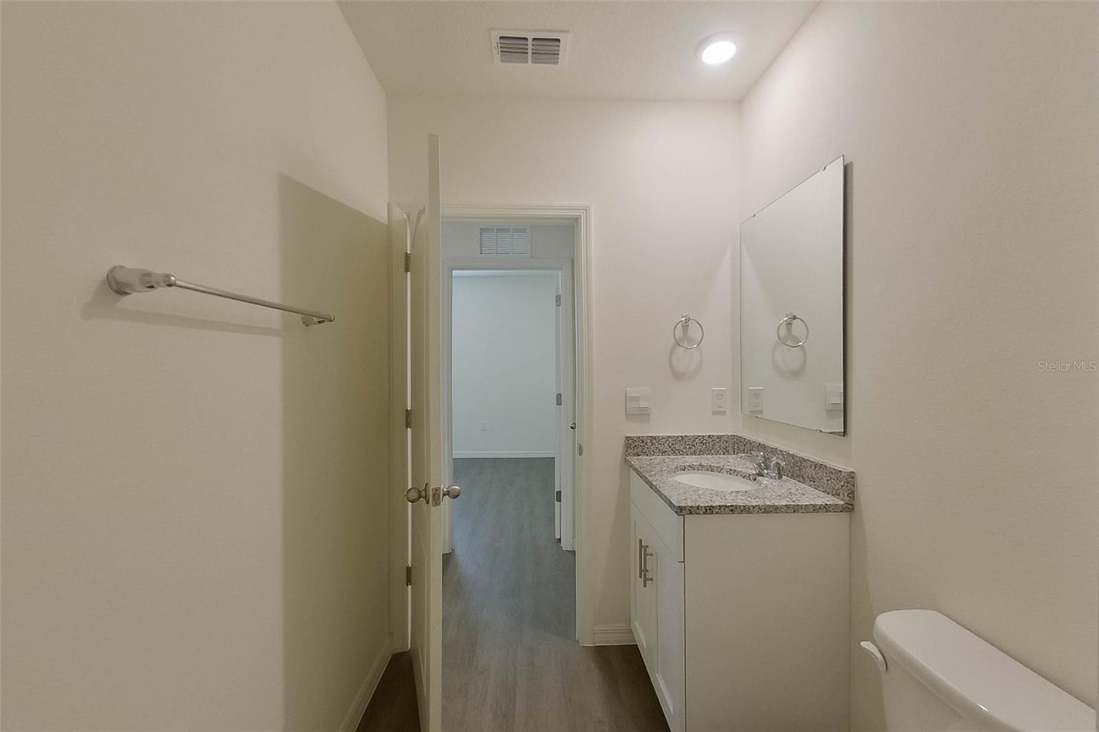 LAKE GRIFFIN RESERVE - Residential Lease