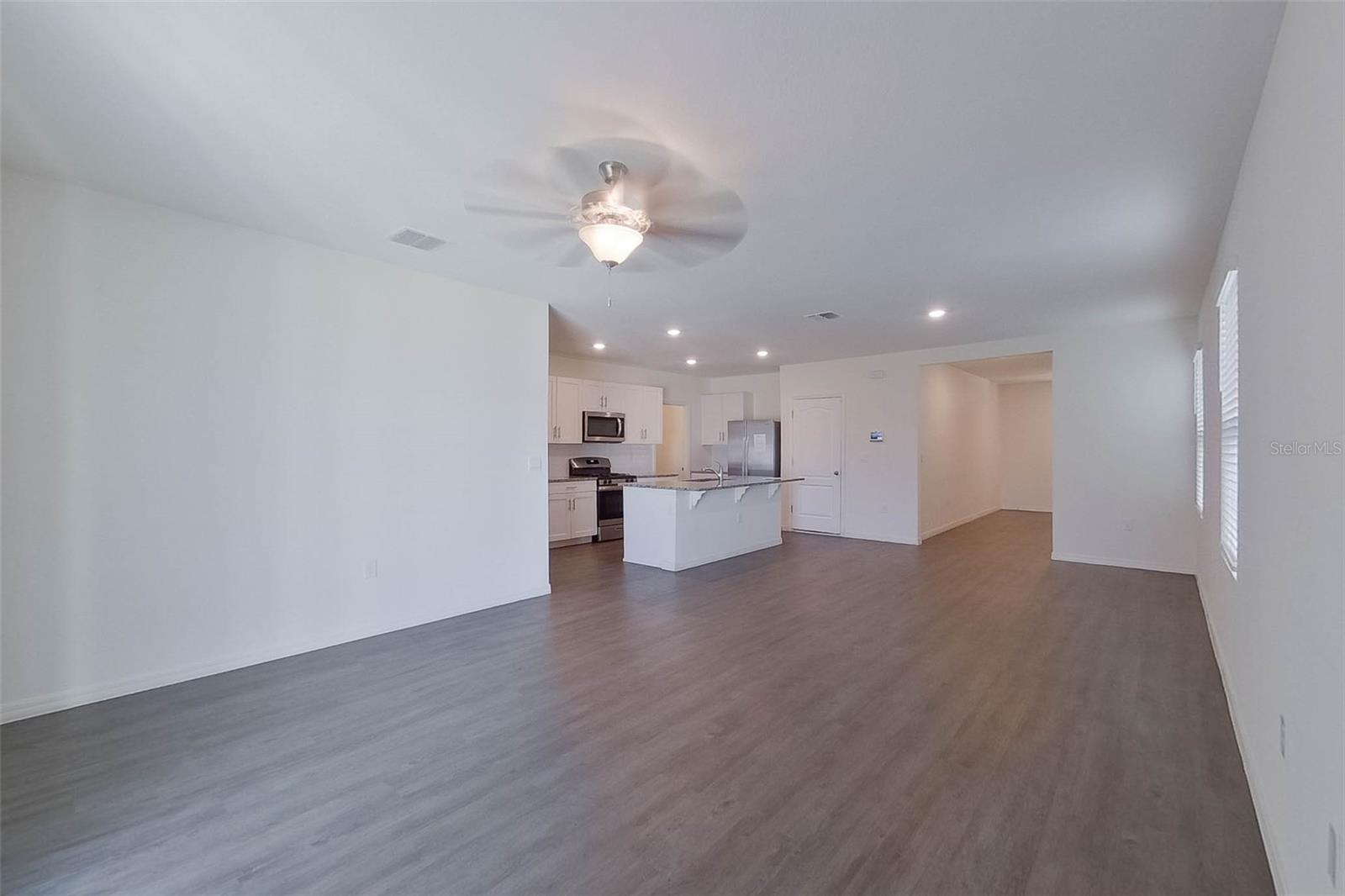 LAKE GRIFFIN RESERVE - Residential Lease