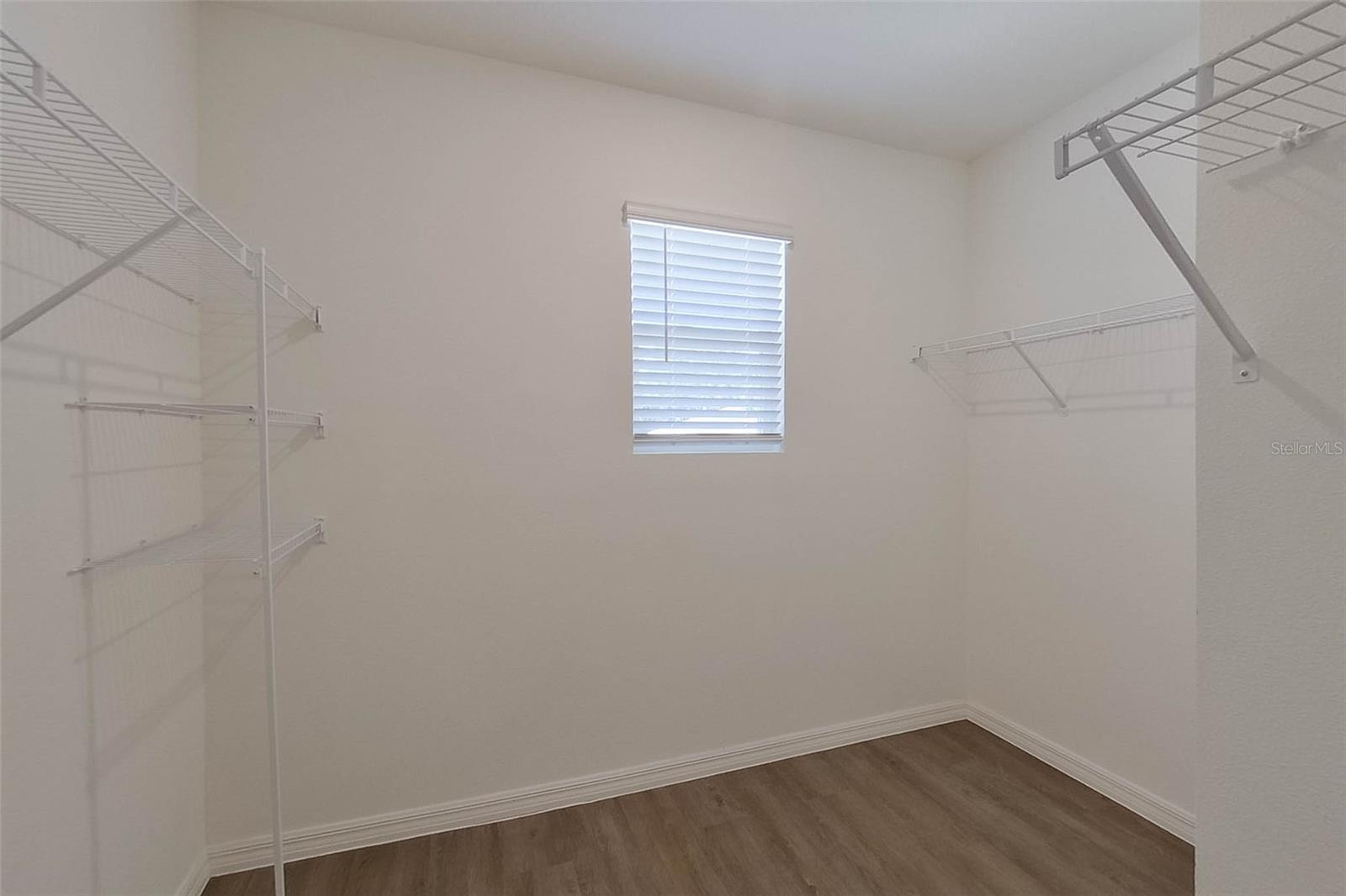 LAKE GRIFFIN RESERVE - Residential Lease