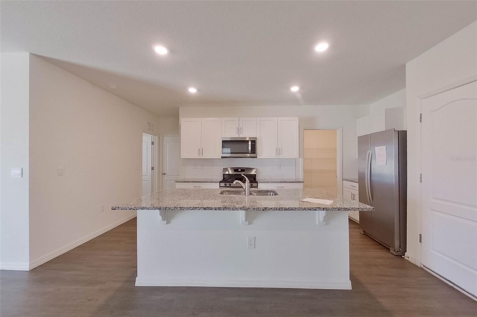 LAKE GRIFFIN RESERVE - Residential Lease