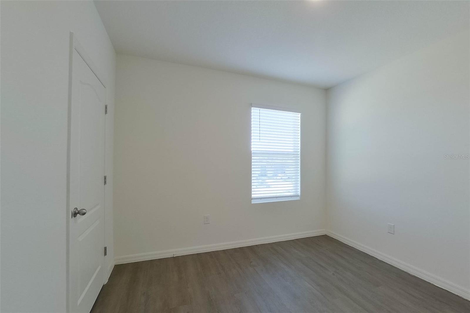 LAKE GRIFFIN RESERVE - Residential Lease