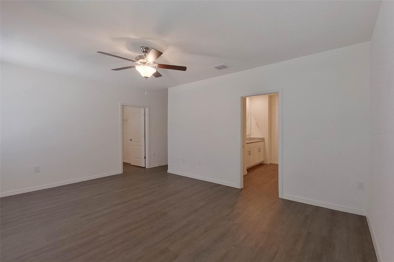 LAKE GRIFFIN RESERVE - Residential Lease