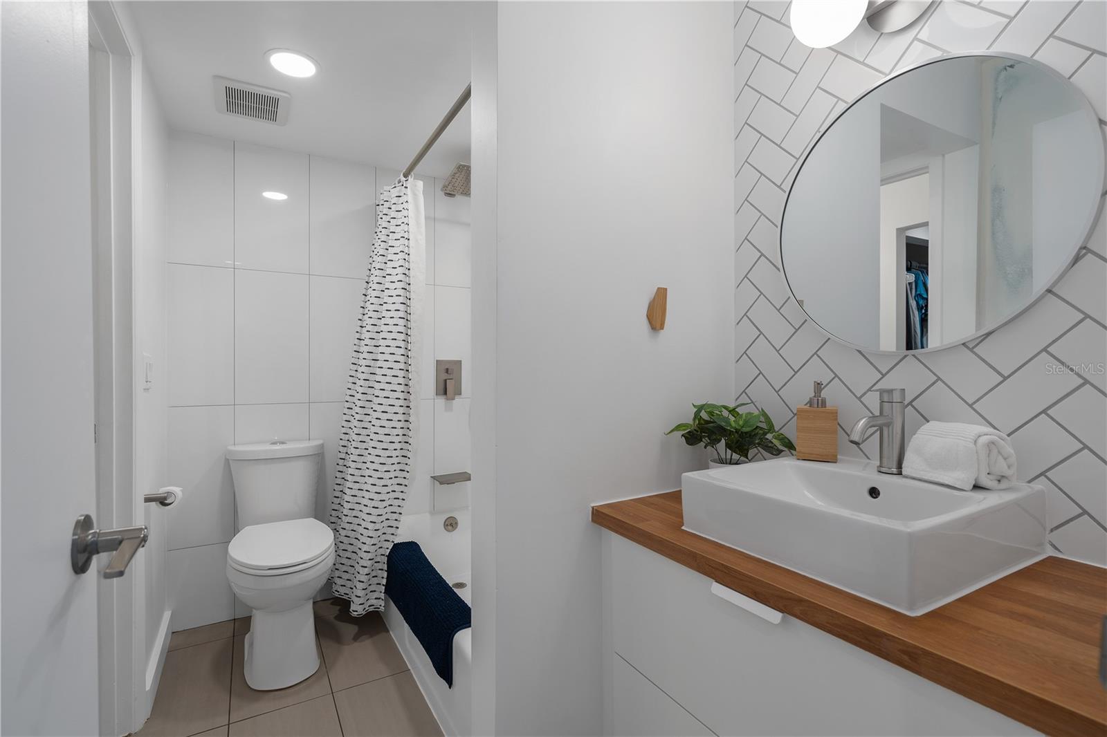 PLANTATION APTS ORLANDO - Residential