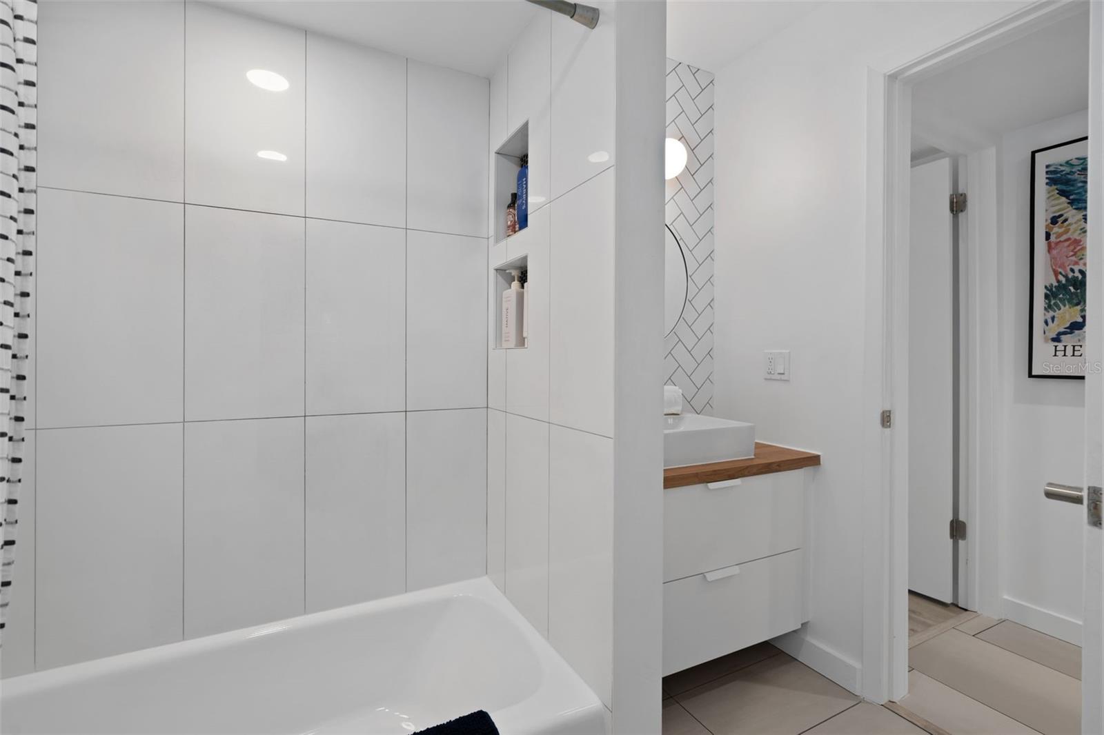 PLANTATION APTS ORLANDO - Residential