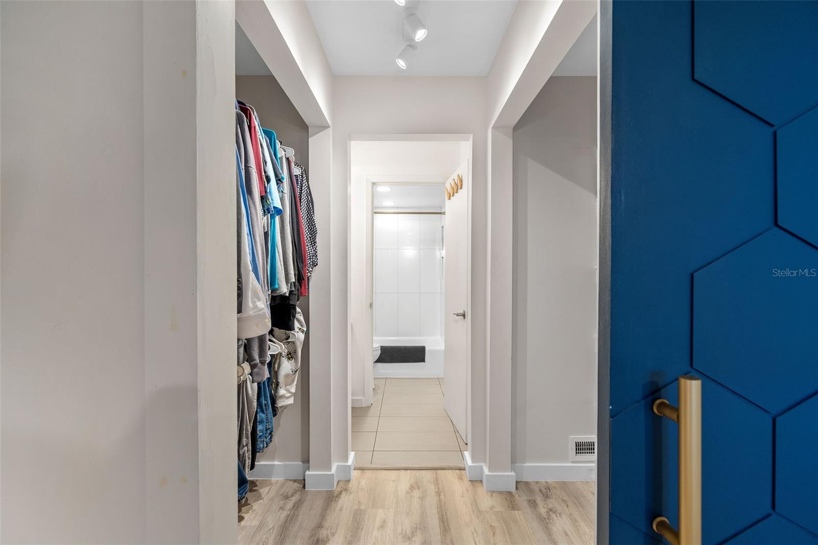 PLANTATION APTS ORLANDO - Residential