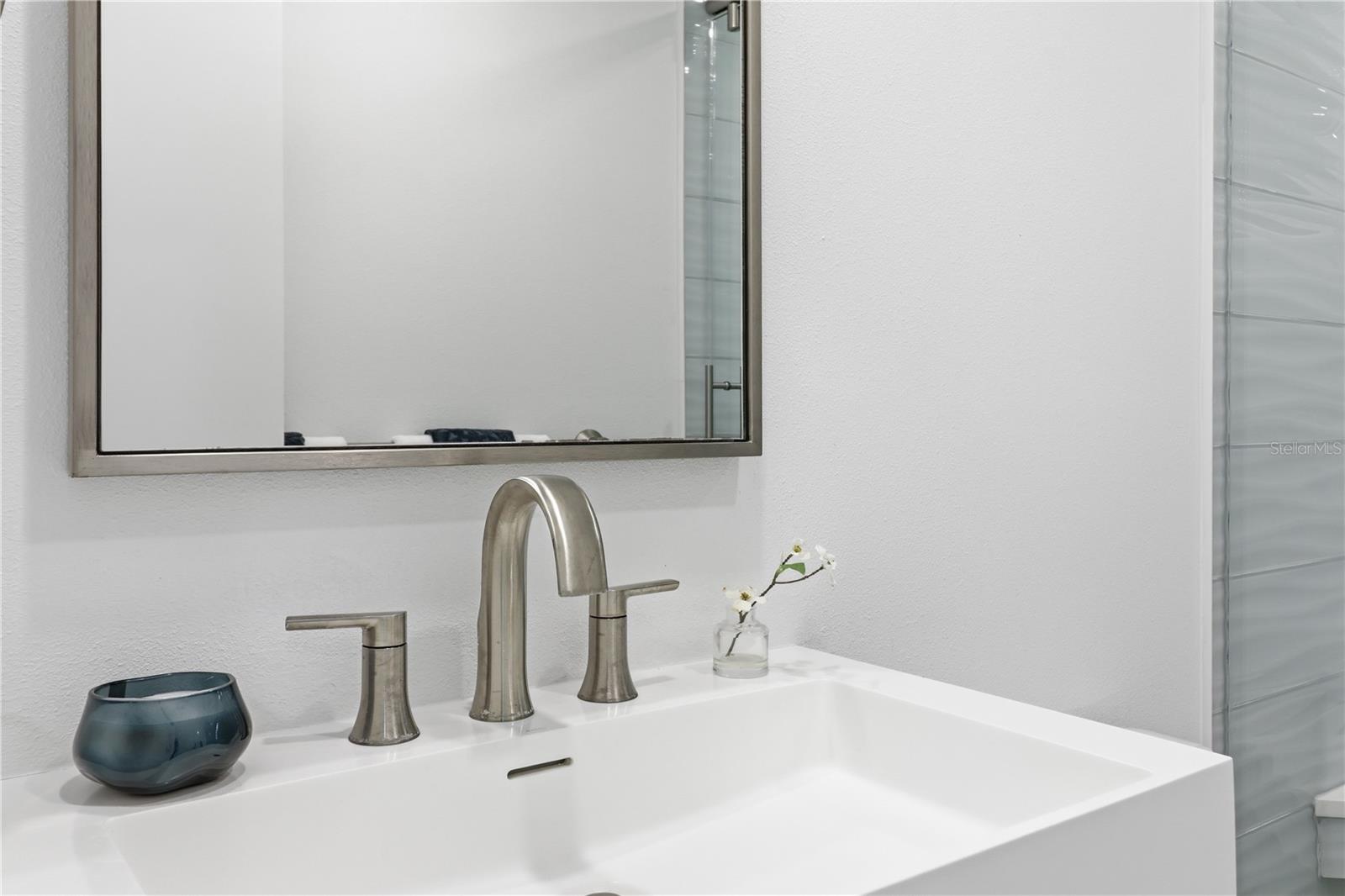 HARBOR HOUSE WEST - Residential