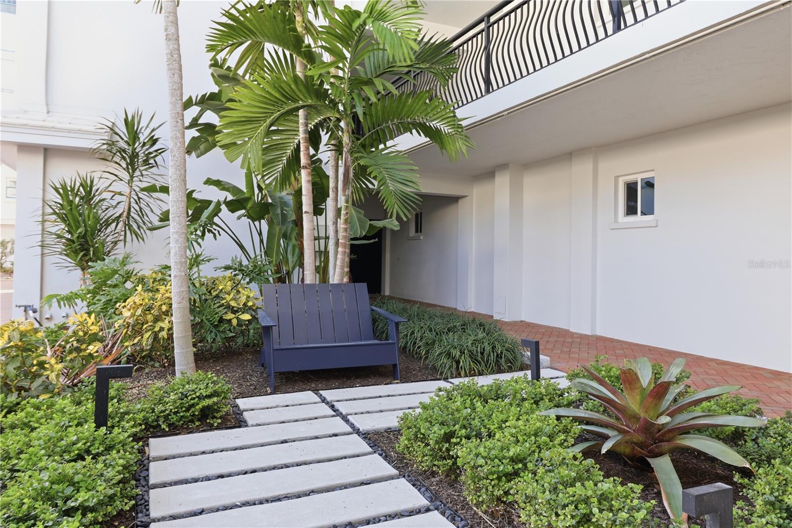 HARBOR HOUSE WEST - Residential