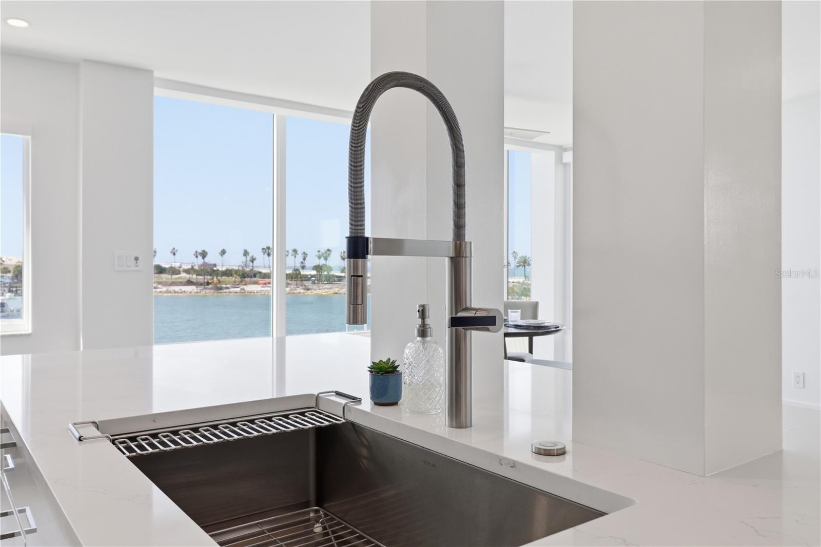 HARBOR HOUSE WEST - Residential