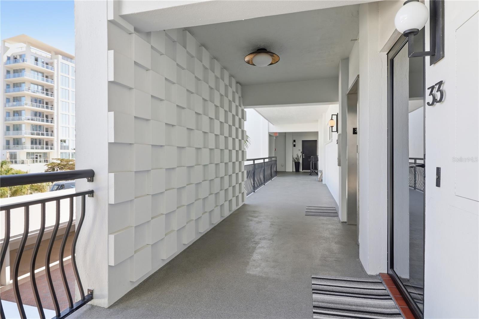 HARBOR HOUSE WEST - Residential