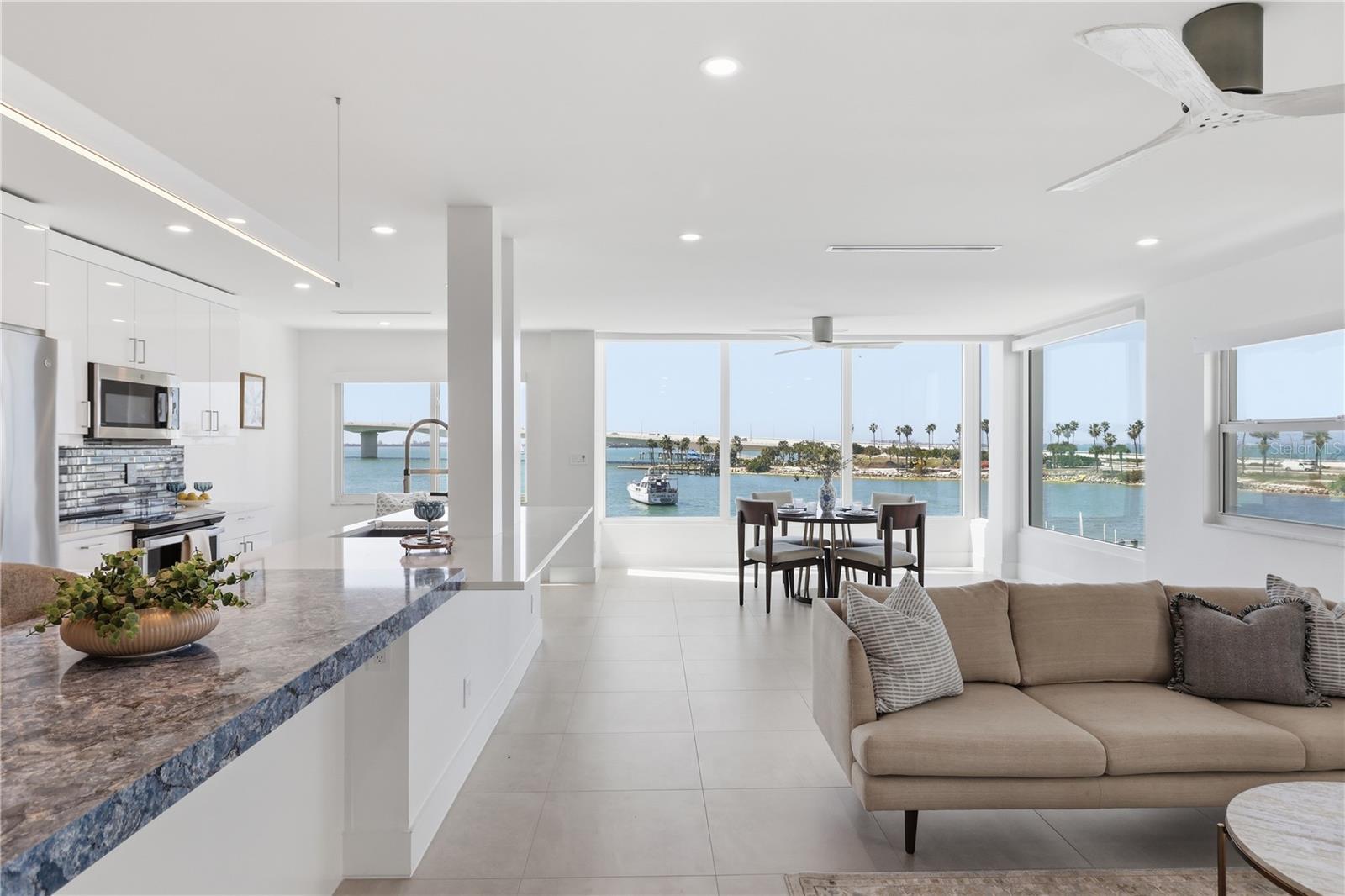 HARBOR HOUSE WEST - Residential