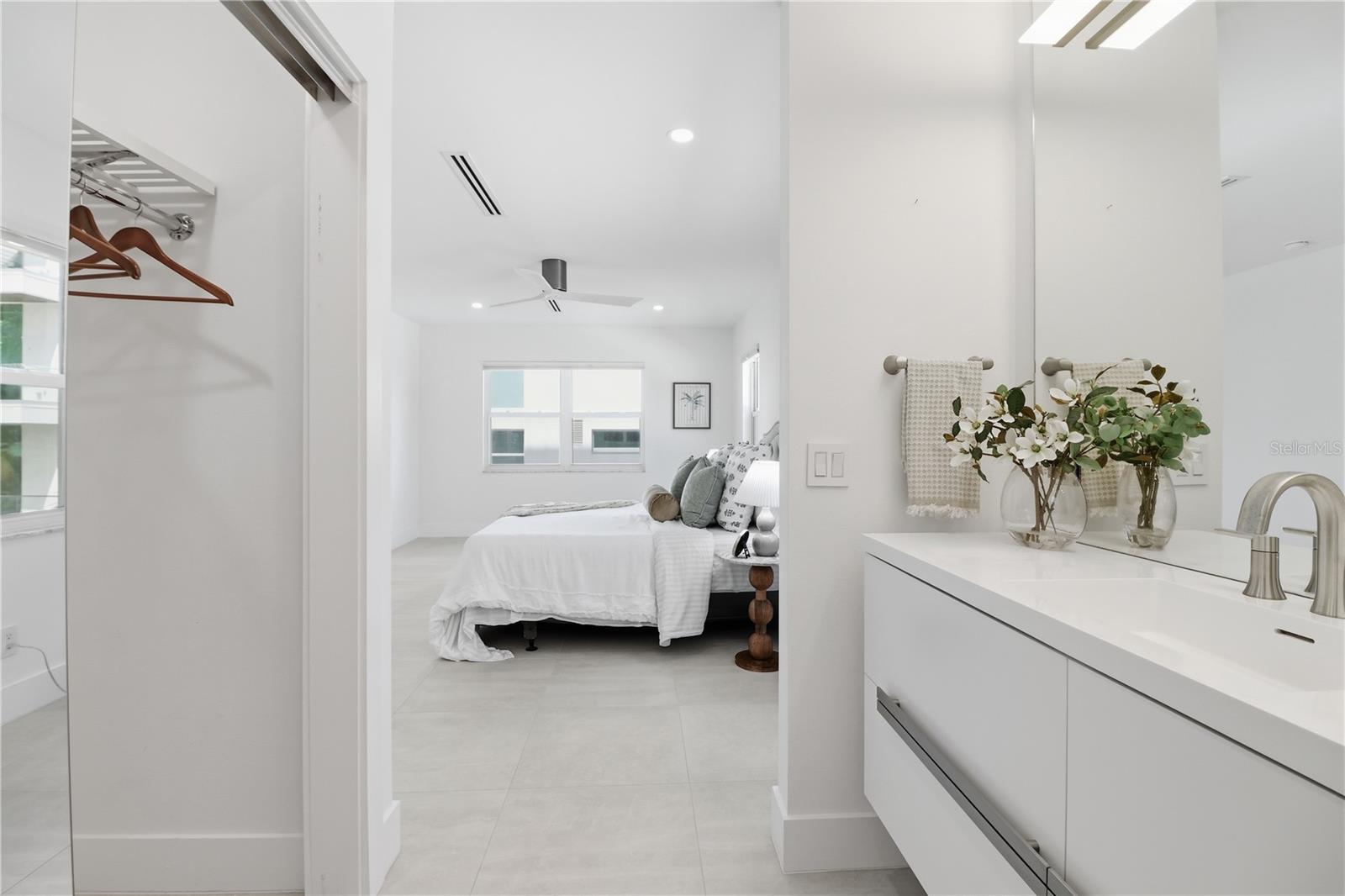 HARBOR HOUSE WEST - Residential