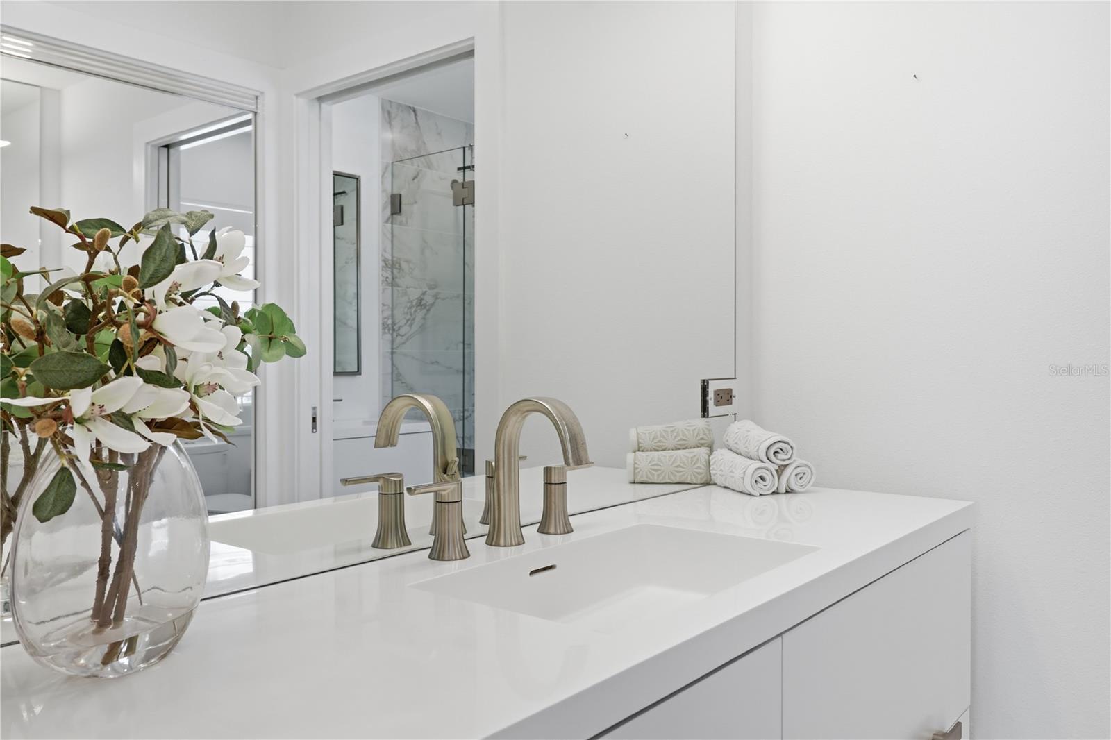 HARBOR HOUSE WEST - Residential