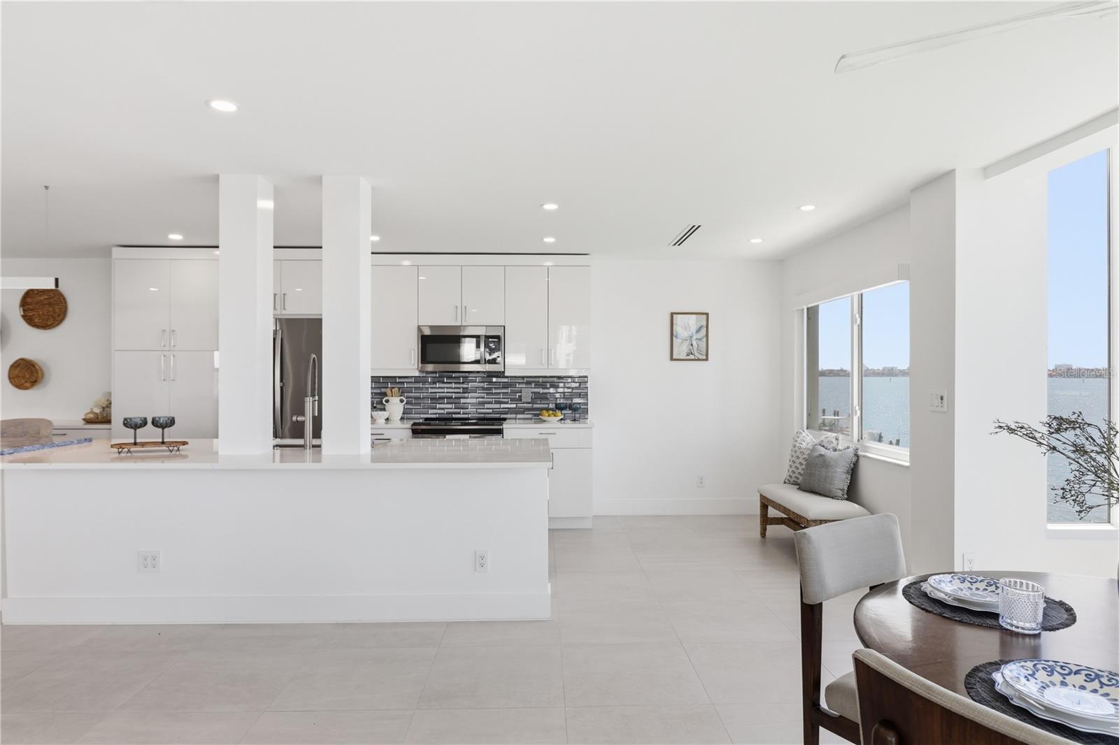 HARBOR HOUSE WEST - Residential