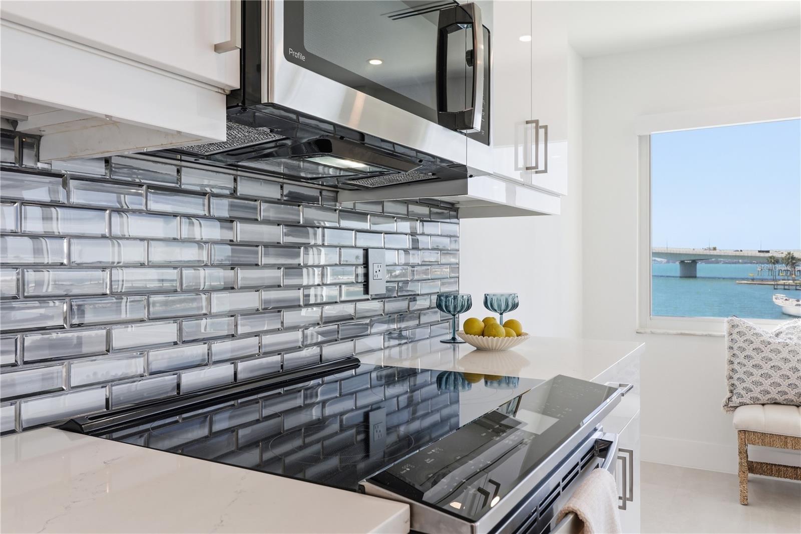 HARBOR HOUSE WEST - Residential