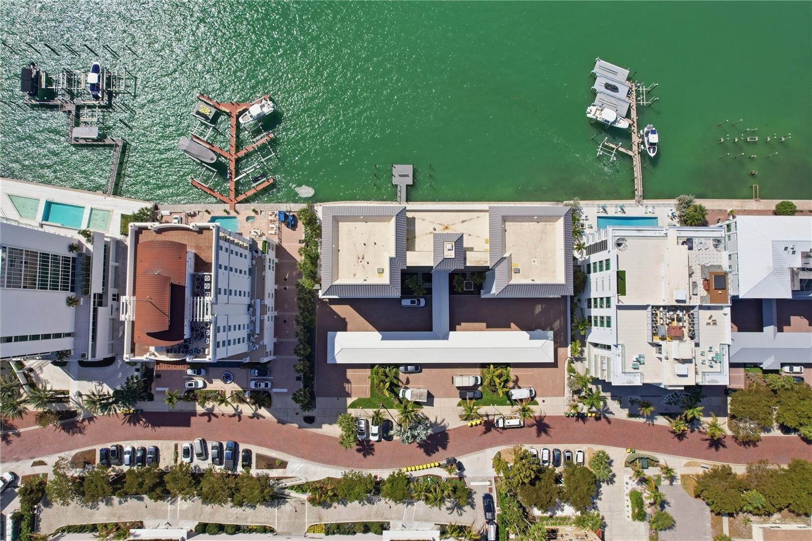 HARBOR HOUSE WEST - Residential