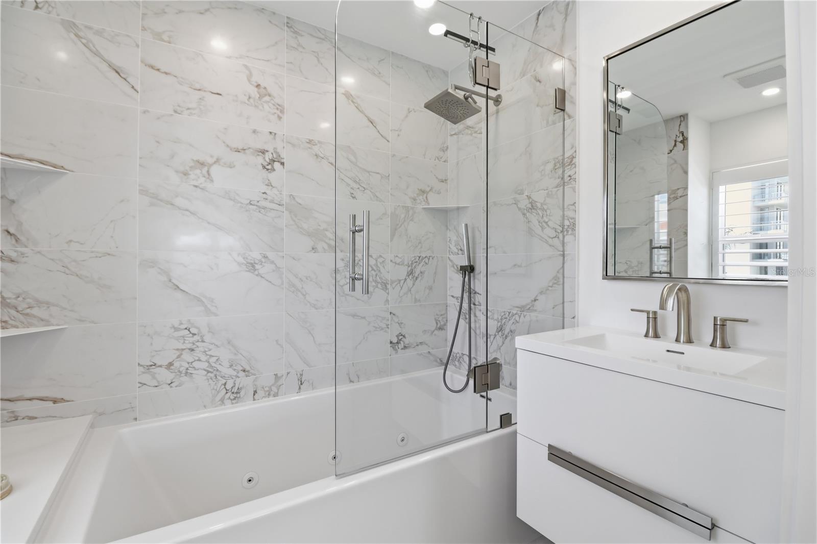 HARBOR HOUSE WEST - Residential