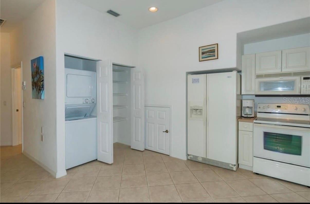 1604 TRIANO CIRCLE 1604 - Photo 4