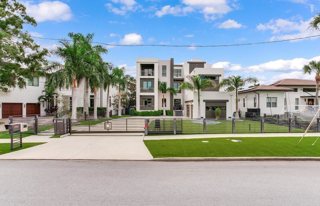 Photo of 5131 W Neptune Way, Tampa, FL 33609 (MLS # TB8436665)