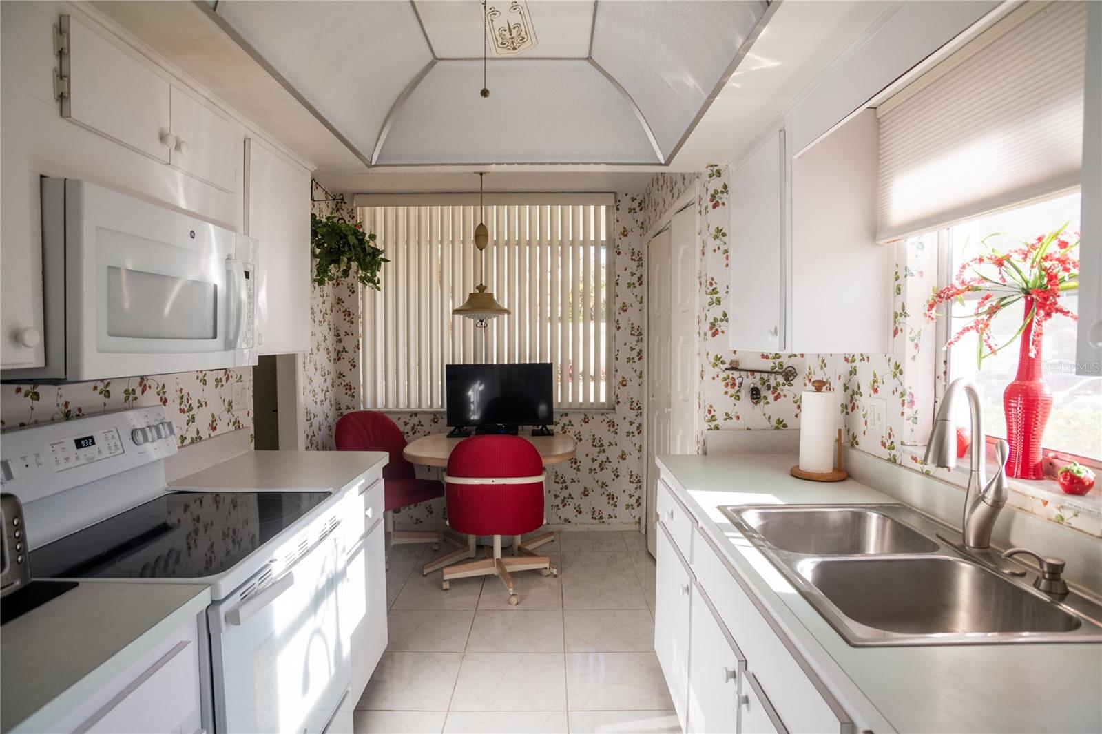 SEVILLE CONDO 11 - Residential Lease