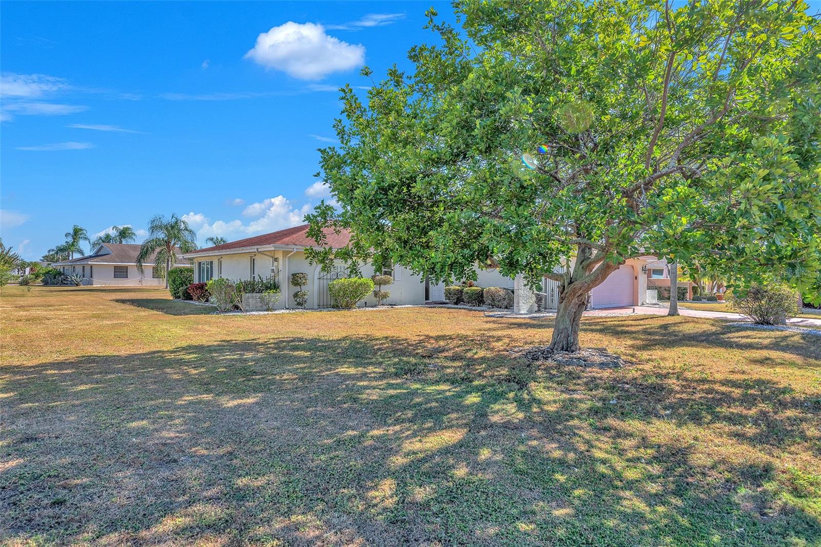 SUN CITY CENTER UNIT 32 - Residential